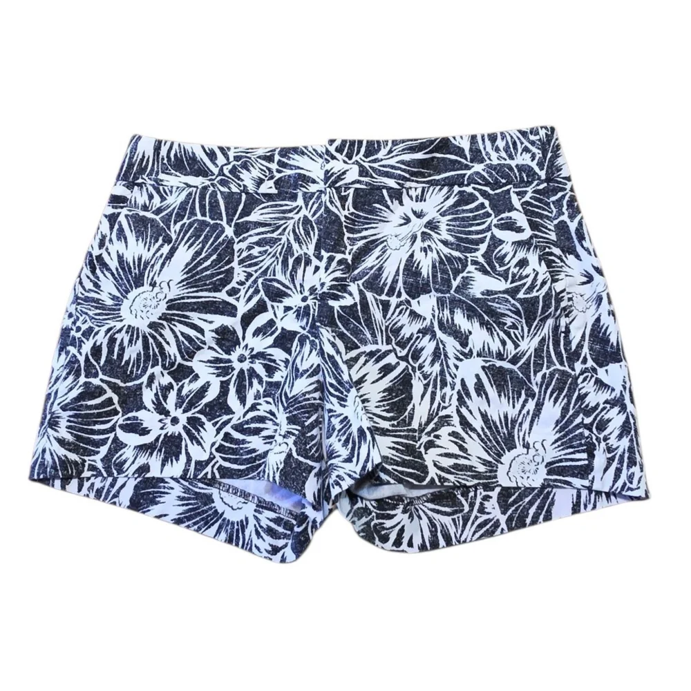 Banana Republic Factory Hamptom Fit Shorts B&W Hibiscus Flowers Size 2